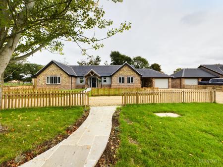4 bedroom Detached house to let in Chequers Lane, Saham Toney, IP25