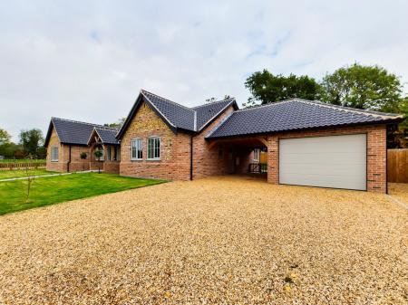 4 bedroom Detached house to let in Chequers Lane, Saham Toney, IP25