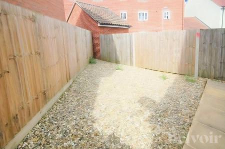 2 bedroom Maisonette to let in Canberra Road, Watton, IP25