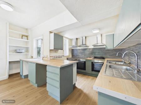 7 bedroom Detached house to let in Norwich Road, Watton, IP25