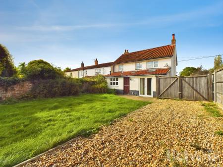 3 bedroom Semi-detached house to let in Chequers Lane, Saham Toney, IP25