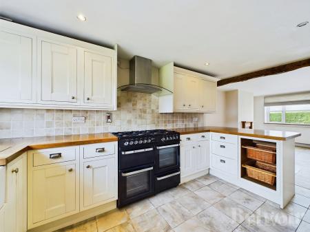 3 bedroom Semi-detached house to let in Chequers Lane, Saham Toney, IP25