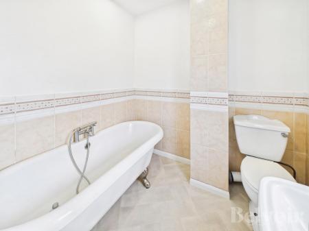 4 bedroom Detached house for sale in Vincent Place, Watton, IP25