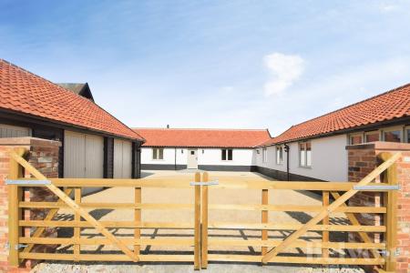 Hallfarm, Griston, IP25