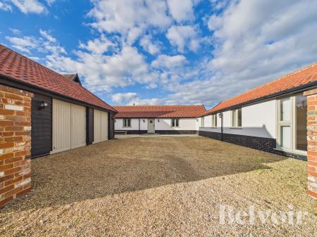 Hallfarm, Griston, IP25