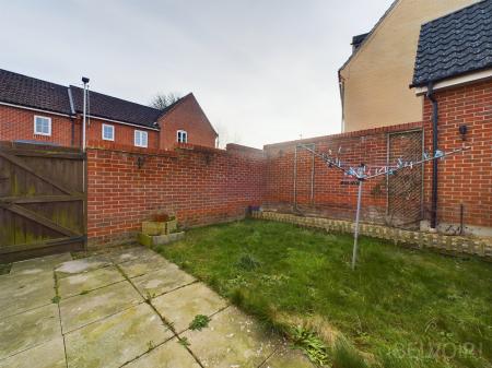 3 bedroom Semi-detached house for sale in Beverley Close, Carbrooke, IP25