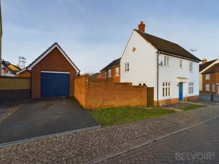 3 bedroom Semi-detached house for sale in Beverley Close, Carbrooke, IP25