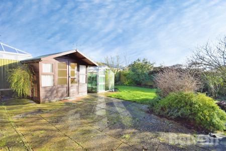 2 bedroom Bungalow to let in Clover Road, Attleborough, NR17