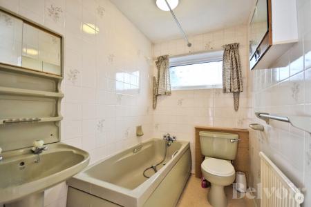 2 bedroom Bungalow to let in Clover Road, Attleborough, NR17