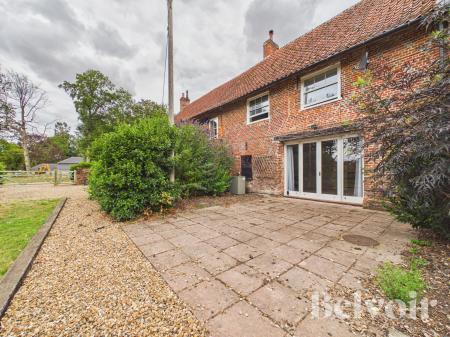 4 bedroom Detached house to let in Woodrising Road, Norwich, NR9
