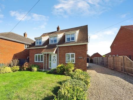 3 bedroom Detached house to let in Market Street, Shipdham, IP25