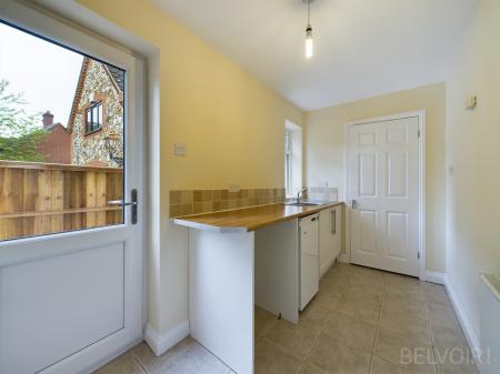 5 bedroom Detached house to let in Marlpit Road, Thompson, IP24