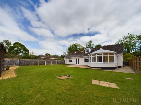 5 bedroom Detached house to let in Marlpit Road, Thompson, IP24