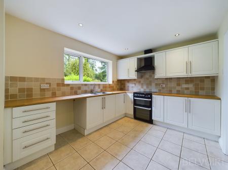 5 bedroom Detached house to let in Marlpit Road, Thompson, IP24