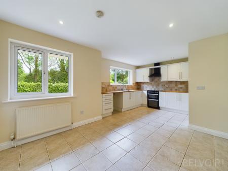 5 bedroom Detached house to let in Marlpit Road, Thompson, IP24