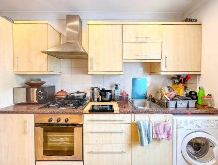 1 bedroom Flat for sale in Langley Road, Watford, WD17