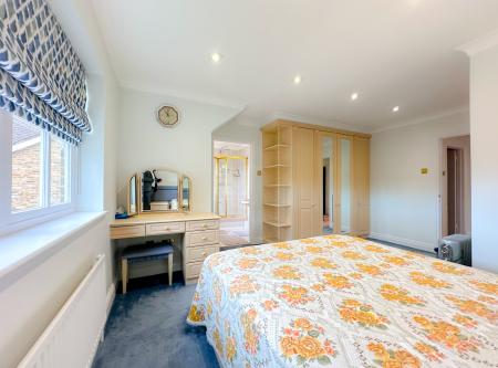 5 bedroom Detached house for sale in Otway Gardens, Bushey, WD23