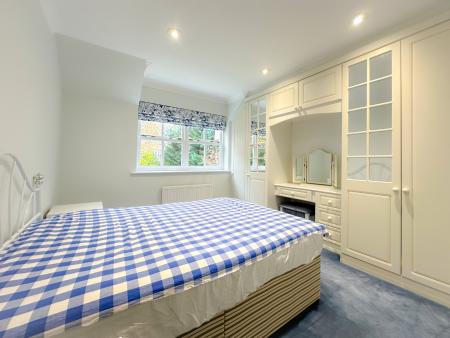 5 bedroom Detached house for sale in Otway Gardens, Bushey, WD23