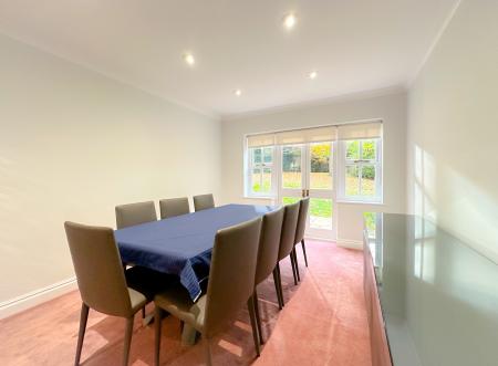 5 bedroom Detached house for sale in Otway Gardens, Bushey, WD23