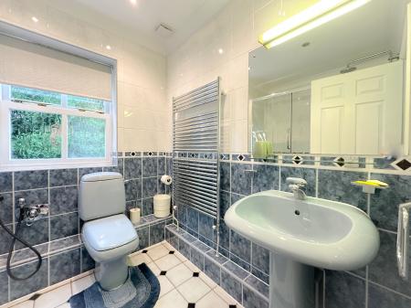5 bedroom Detached house for sale in Otway Gardens, Bushey, WD23