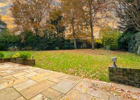 5 bedroom Detached house for sale in Otway Gardens, Bushey, WD23