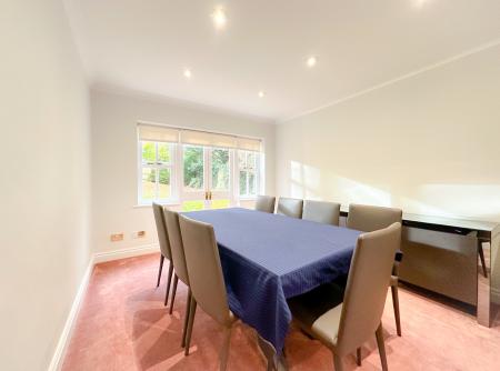 5 bedroom Detached house for sale in Otway Gardens, Bushey, WD23