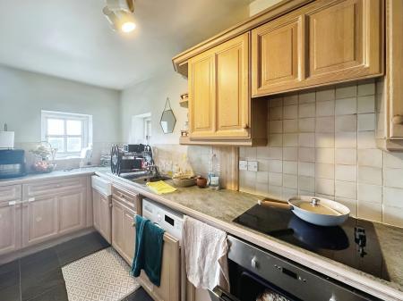 2 bedroom Flat for sale in Thorney Mill Road, West Drayton, UB7