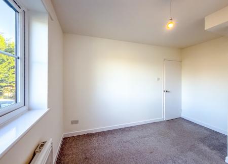 2 bedroom Flat to let in Crown Rise, Garston, Watford, WD25