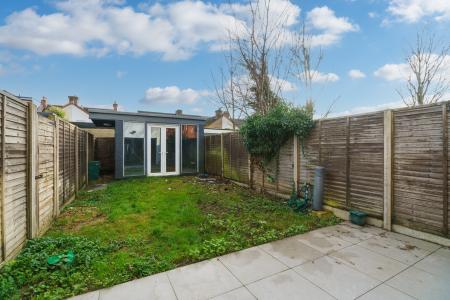 5 bedroom Semi-detached house for sale in Princess Avenue, Watford, WD18