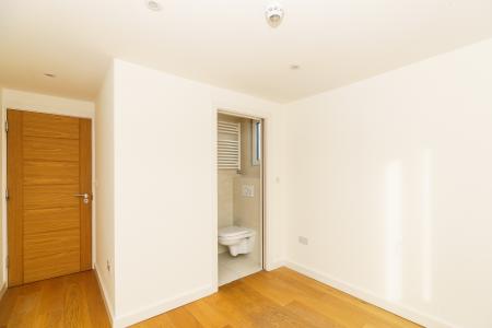 5 bedroom Semi-detached house for sale in Princess Avenue, Watford, WD18