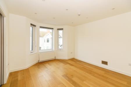 5 bedroom Semi-detached house for sale in Princess Avenue, Watford, WD18