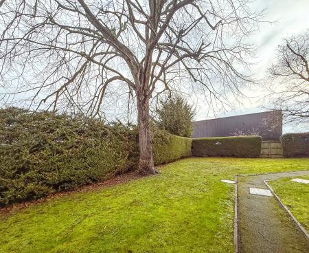 1 bedroom Flat for sale in Norbury Avenue, Watford, WD24