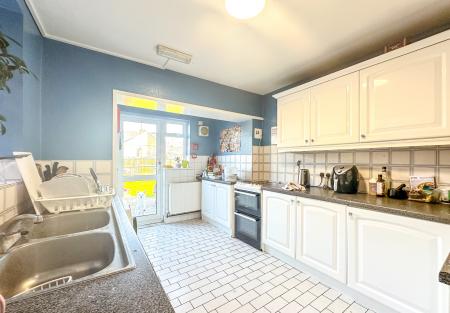 1 bedroom House share to let in Alexandra Road, Watford, WD17