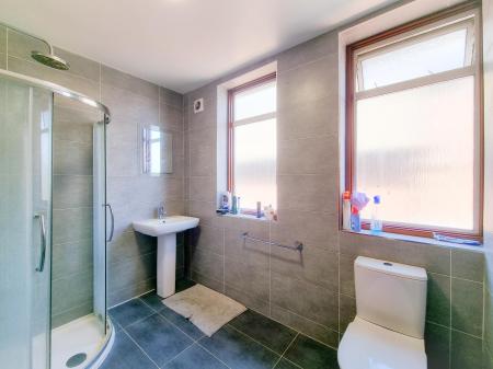 1 bedroom House share to let in Alexandra Road, Watford, WD17