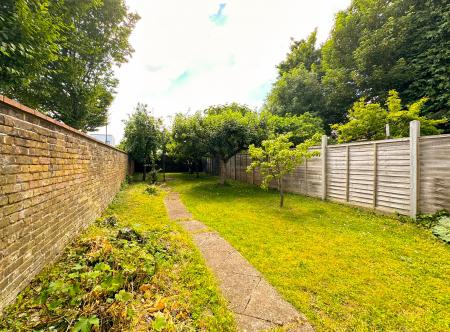 1 bedroom House share to let in Leavesden Road, Watford, WD24