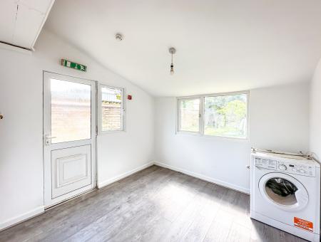 1 bedroom House share to let in Leavesden Road, Watford, WD24