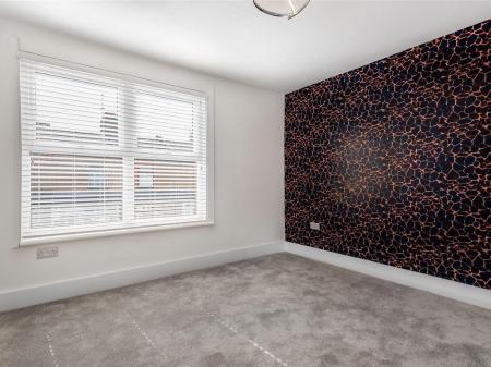 3 bedroom Terraced House for sale in Chester Road, Watford, WD18