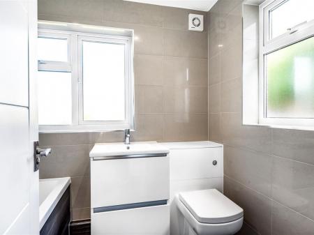 3 bedroom Terraced House for sale in Chester Road, Watford, WD18