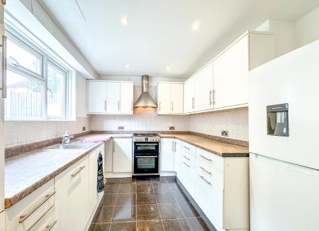 3 bedroom Terraced House to let in Moortown Road, Watford, WD19