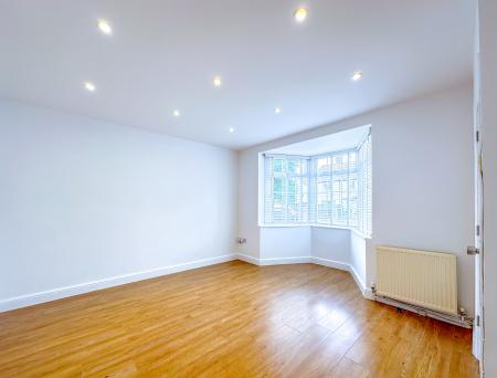 3 bedroom Terraced House to let in Moortown Road, Watford, WD19