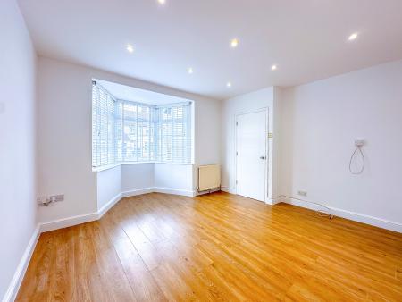 3 bedroom Terraced House to let in Moortown Road, Watford, WD19