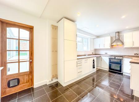 3 bedroom Terraced House to let in Moortown Road, Watford, WD19