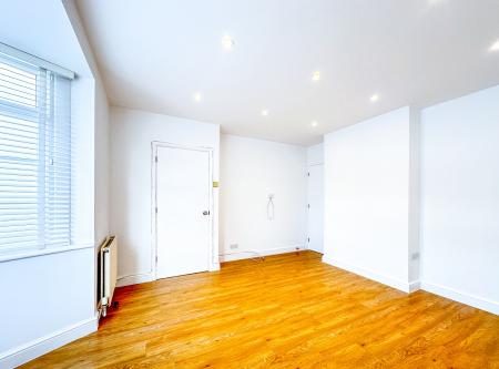 3 bedroom Terraced House to let in Moortown Road, Watford, WD19