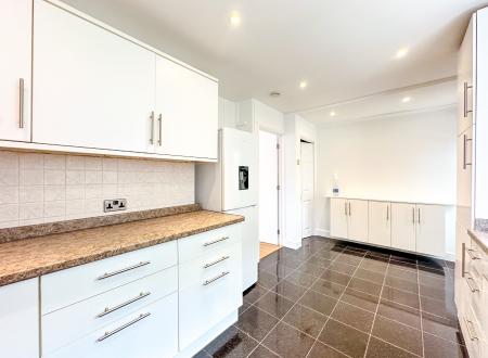 3 bedroom Terraced House to let in Moortown Road, Watford, WD19