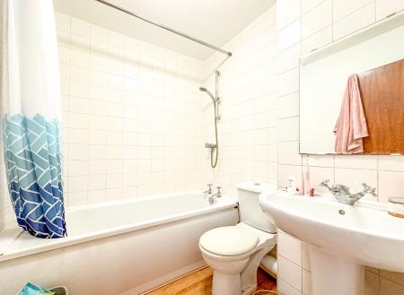 1 bedroom Flat to let in West Street, Watford, WD17