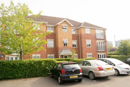 Baxter Close, Slough Berkshire, SL1