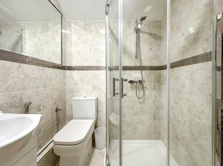 1 bedroom Flat to let in Rickmansworth Road, Watford, WD18