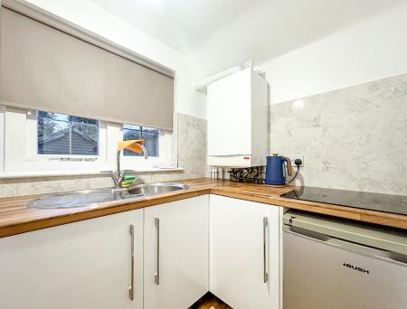 1 bedroom Flat to let in Rickmansworth Road, Watford, WD18