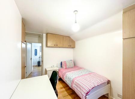 1 bedroom Flat to let in Rickmansworth Road, Watford, WD18