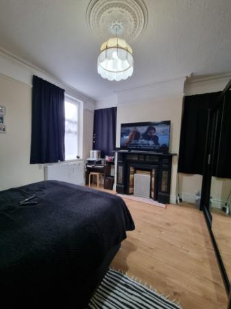 2 bedroom Flat to let in Canterbury Road, Watford, WD17
